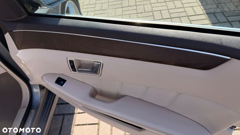 Mercedes-Benz Klasa E 220 BlueTEC 9G-TRONIC Avantgarde - 22