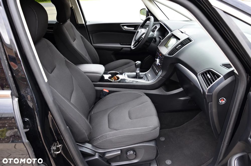 Ford S-Max - 36