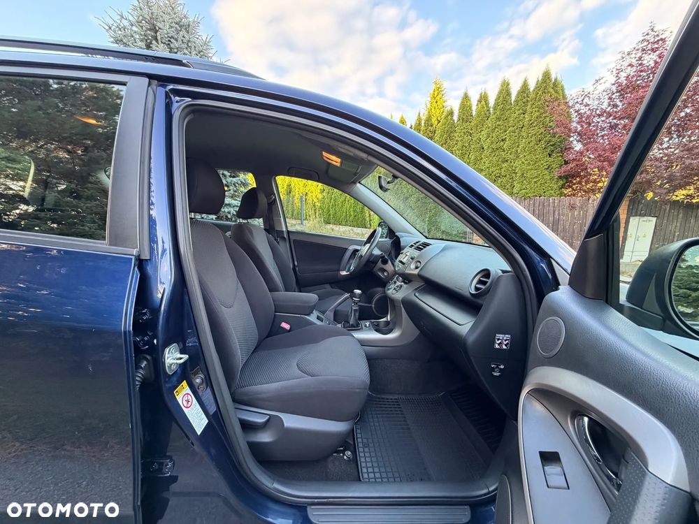 Toyota RAV4 2.2 D-4D Premium - 25
