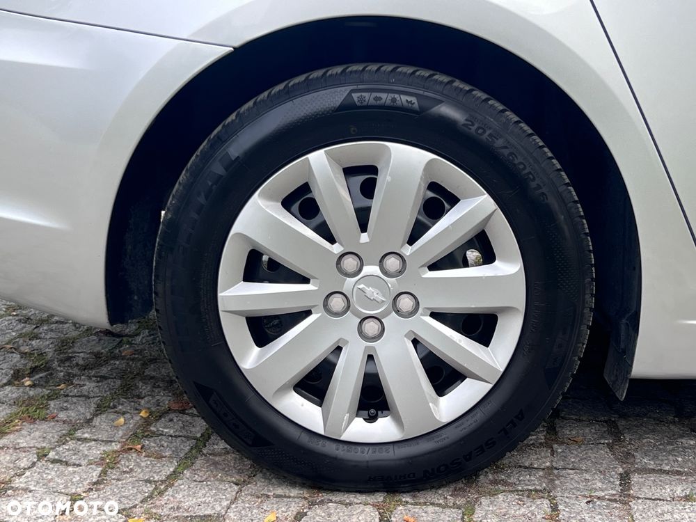 Chevrolet Cruze 1.6 LS - 29