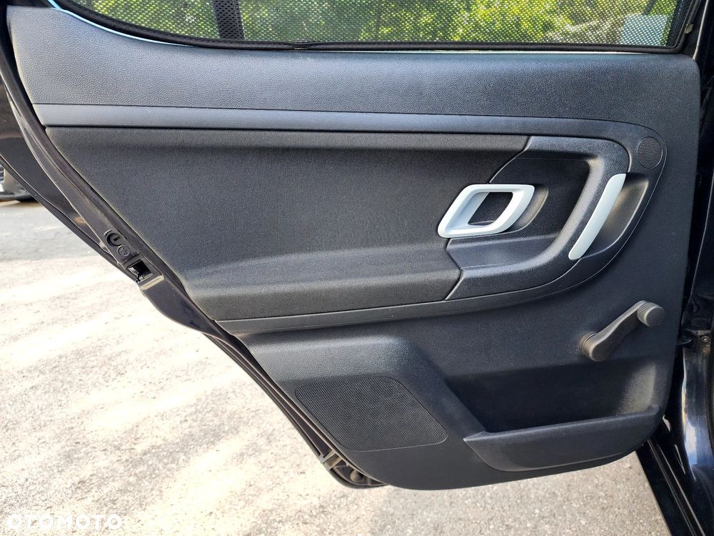 Skoda Fabia 1.2 HTP Ambiente - 36