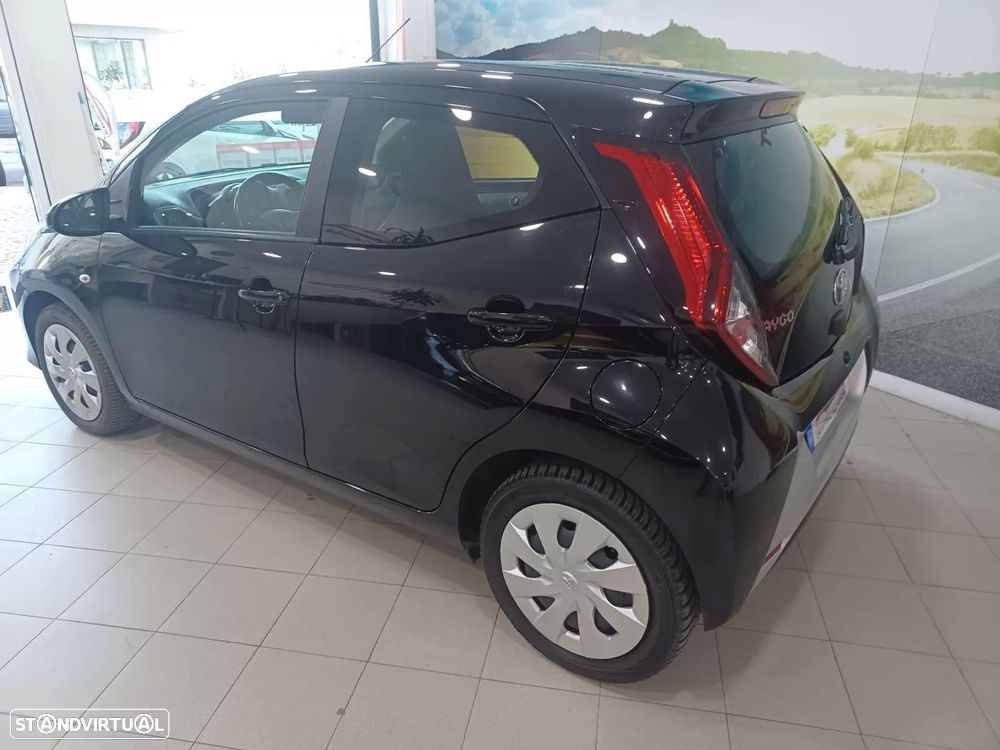 Toyota Aygo x-play club - 6