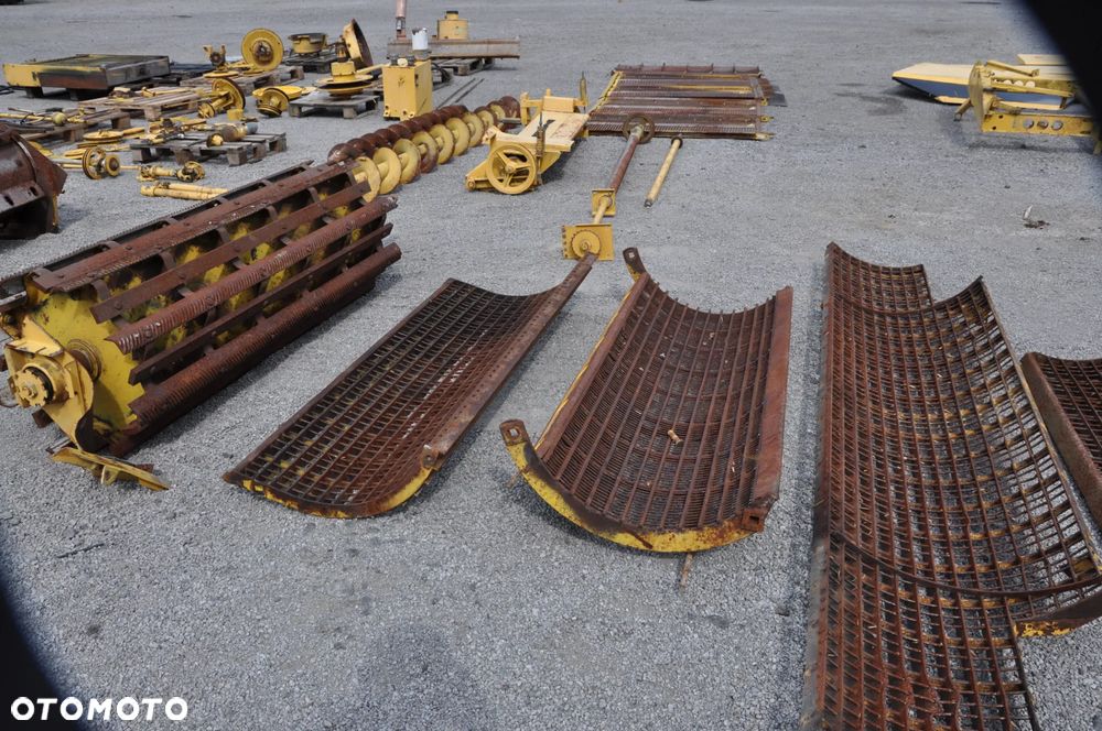 ZWROTNICA SIŁOWNIK KOŁO PASOWE NEW HOLLAND TF78 TX66 - 28