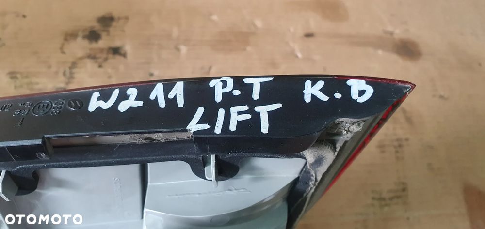 Lampa prawy tył tylna prawa Mercedes E-Klasa W211 Lift Kombi A2118203064 - 9
