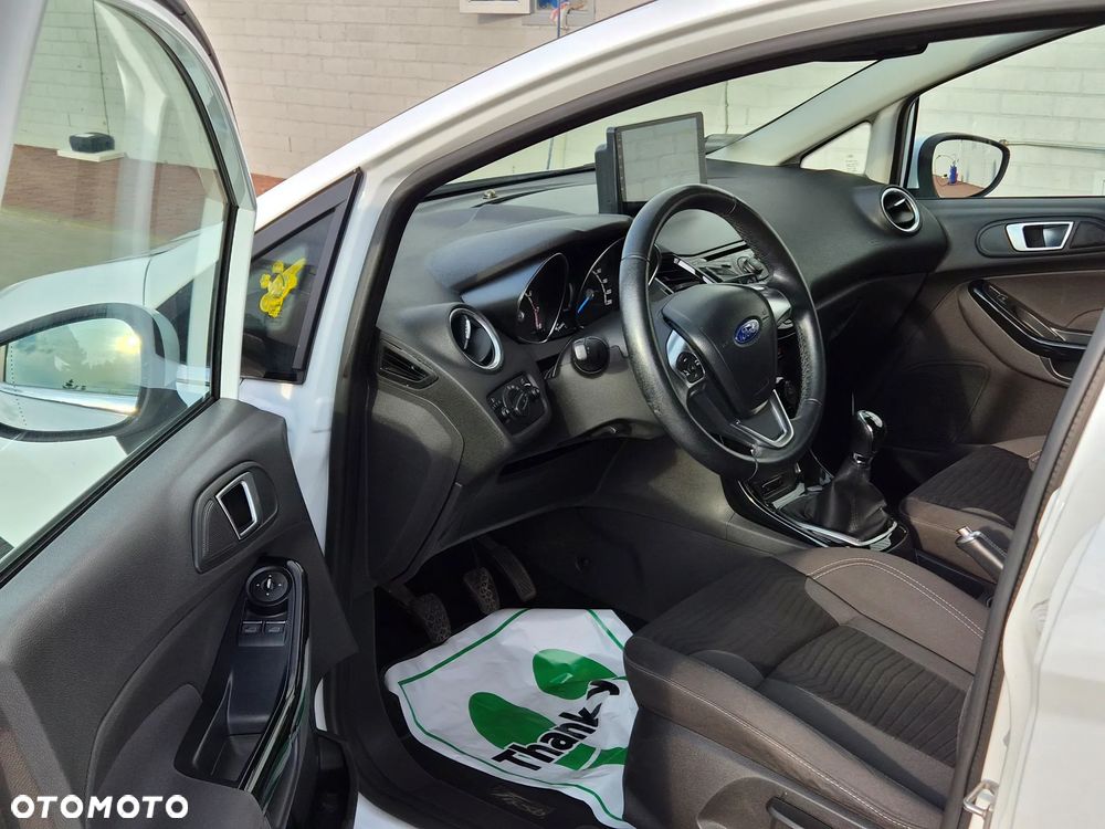 Ford Fiesta 1.0 EcoBoost STart-Stop Titanium - 10