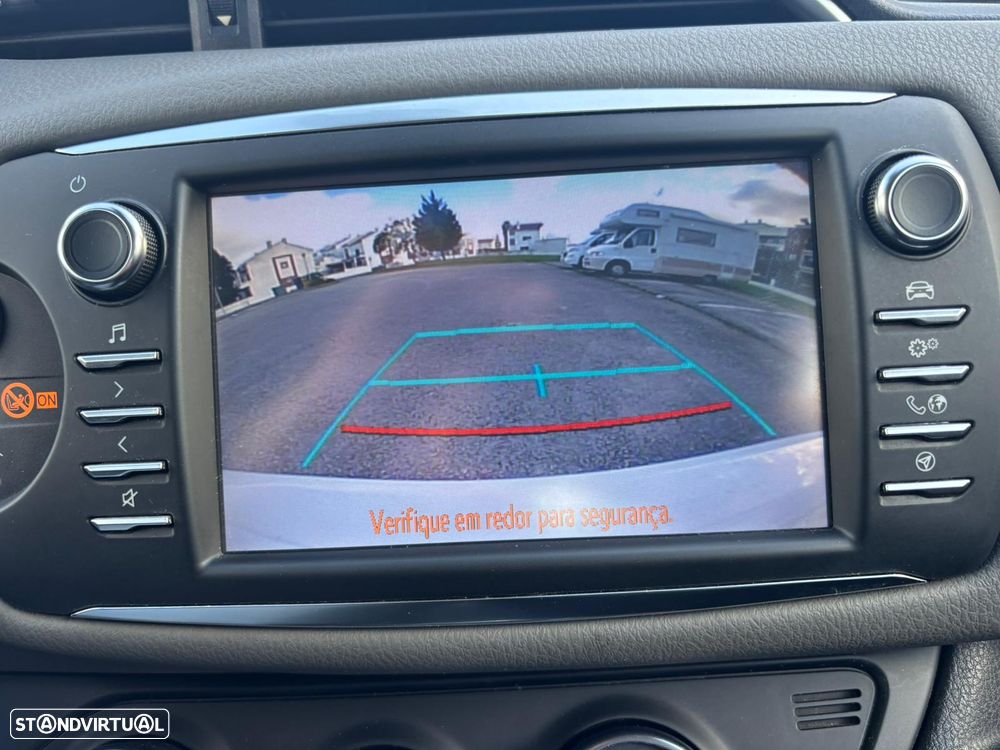 Toyota Yaris 1.0 VVT-i Comfort +PS Style+P.Techno - 32