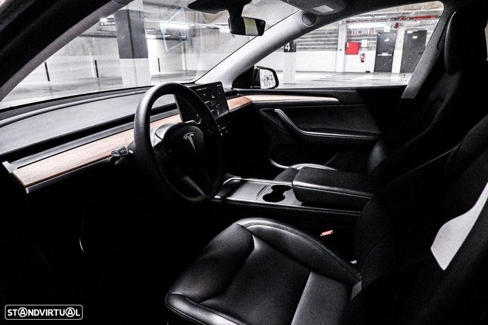 Tesla Model Y Long Range Dual Motor AWD - 10