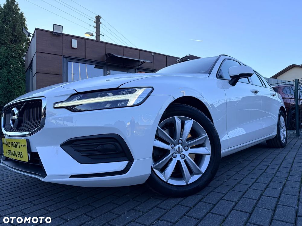Volvo V60 B3 B Momentum Pro - 1