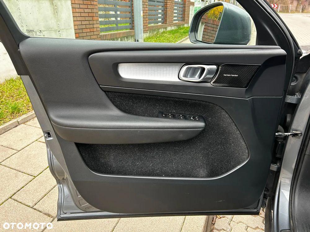 Volvo XC 40 T5 AWD Momentum - 29