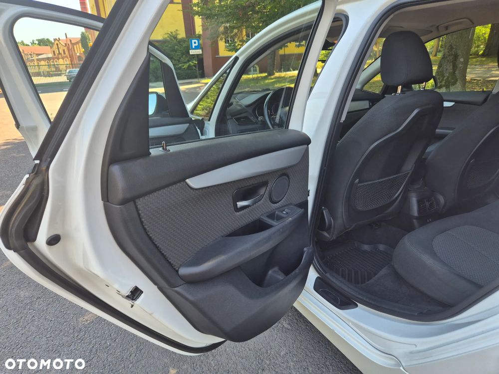 BMW Seria 2 218d Advantage - 12