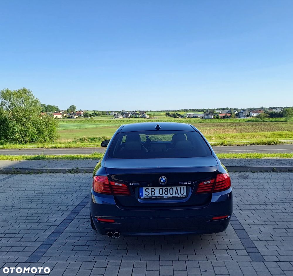 BMW Seria 5 520d xDrive - 7