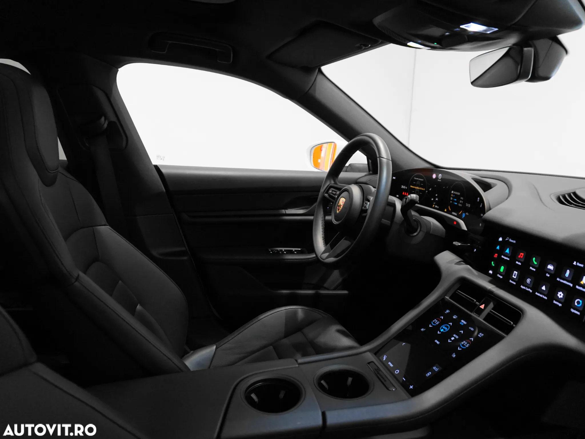 Porsche Taycan - 21