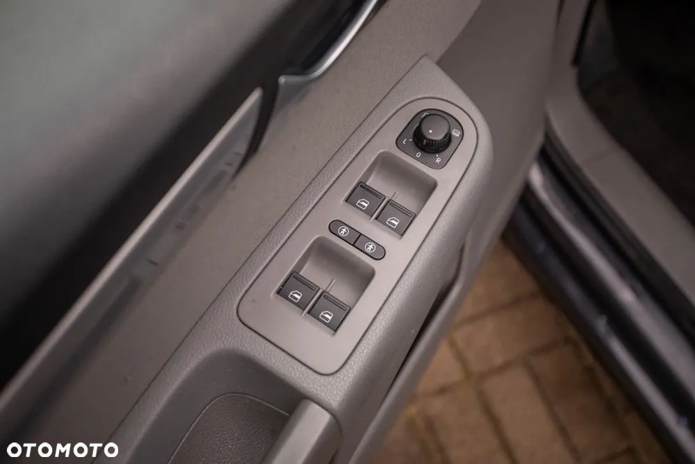 Volkswagen Sharan 2.0 TDI DSG BlueMotion Technology Comfortline - 18