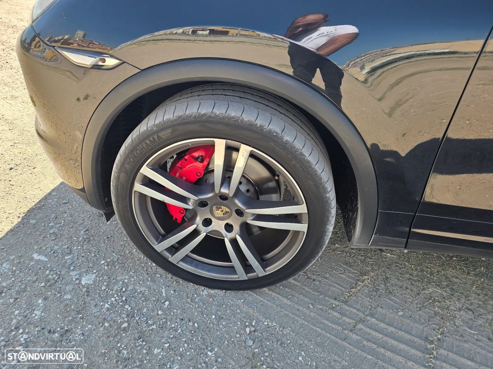 Porsche Cayenne Turbo Tiptronic S - 54