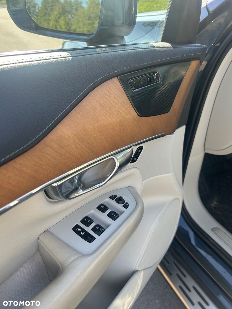 Volvo XC 90 - 31