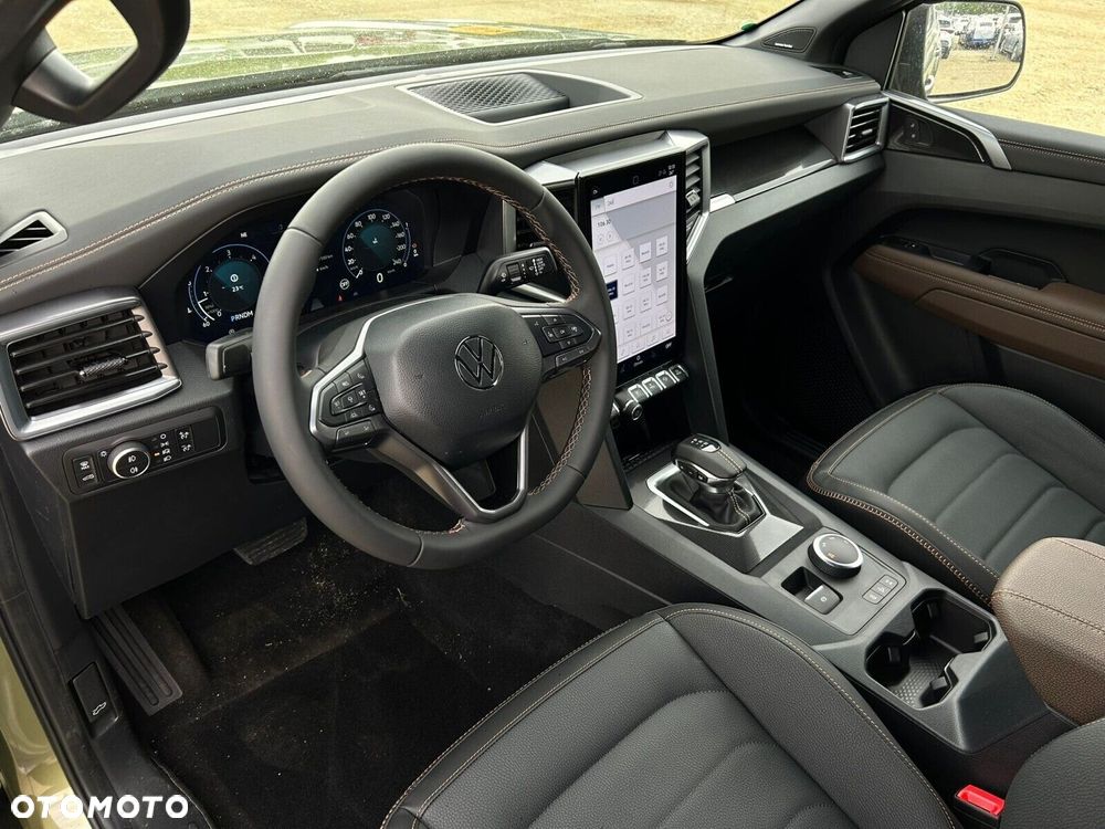 Volkswagen Amarok - 12