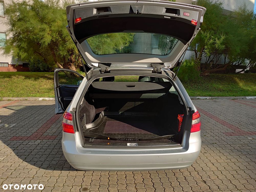 Mercedes-Benz Klasa E 220 CDI DPF BlueEFFICIENCY Automatik Avantgarde - 14