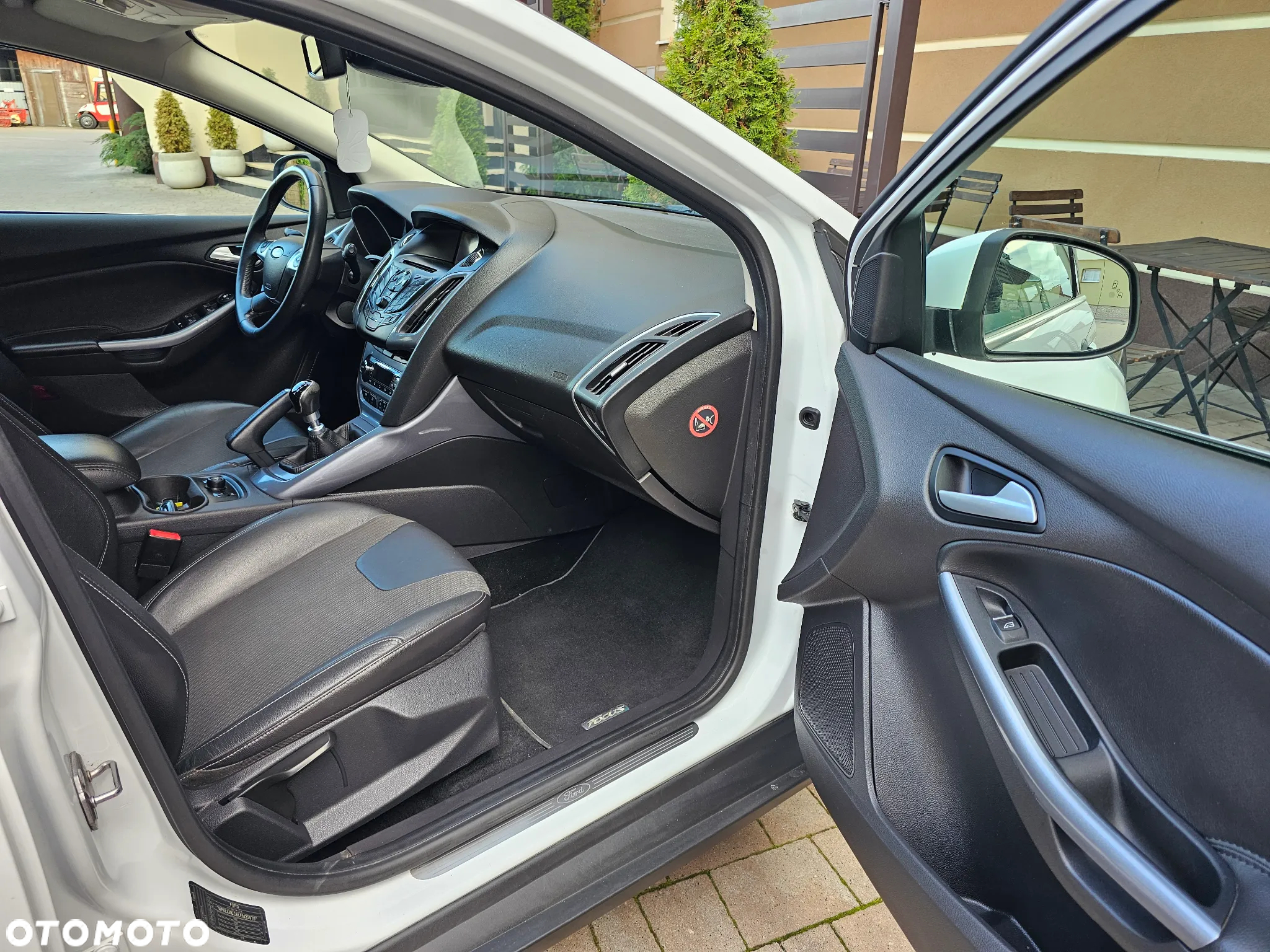 Ford Focus 1.0 EcoBoost Start-Stopp-System TITANIUM - 6