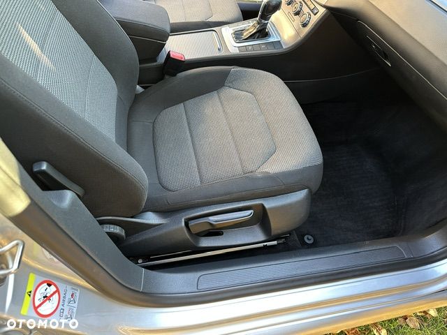 Volkswagen Passat 2.0 TDI Comfortline DSG - 18