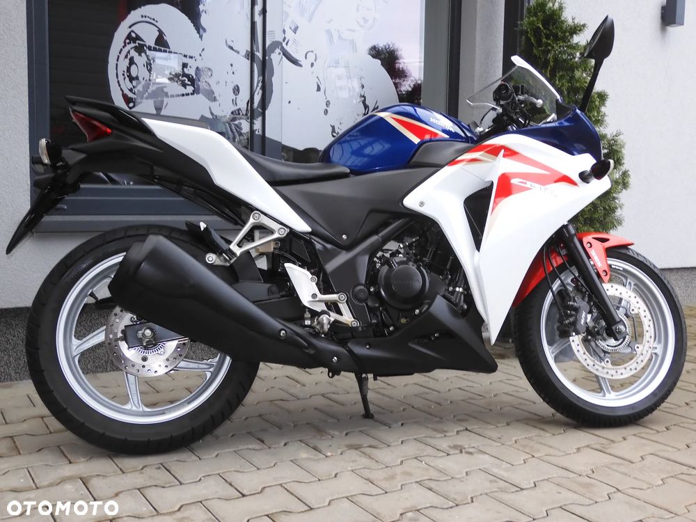 Honda CBR - 13