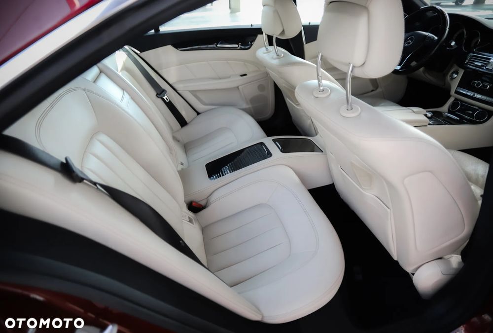 Mercedes-Benz CLS 350 CDI 4-Matic BlueEff - 30