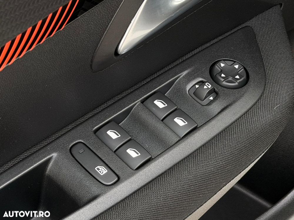 Peugeot 208 1.2 L PureTech STT EAT8 Allure - 33