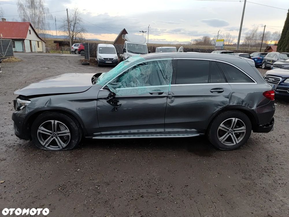 Mercedes-Benz GLC - 23