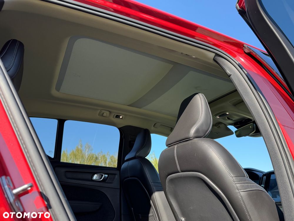Volvo XC 40 T5 AWD Geartronic Momentum Pro - 22