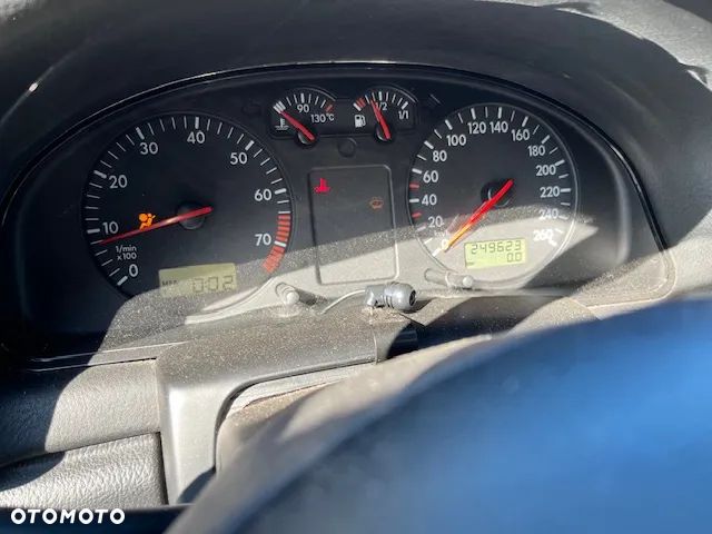 Volkswagen Passat - 4