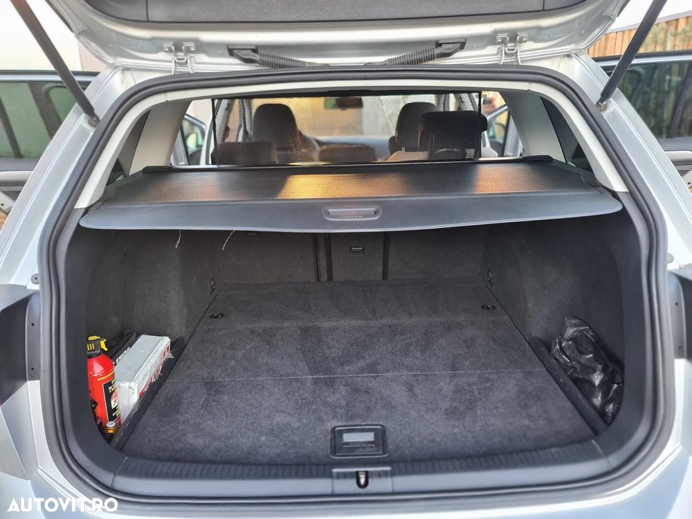 Volkswagen Golf 1.6 BlueTDI DSG Comfortline - 9