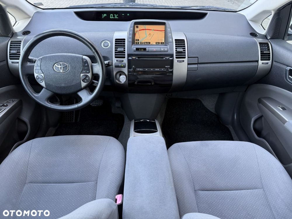 Toyota Prius (Hybrid) Sol - 6