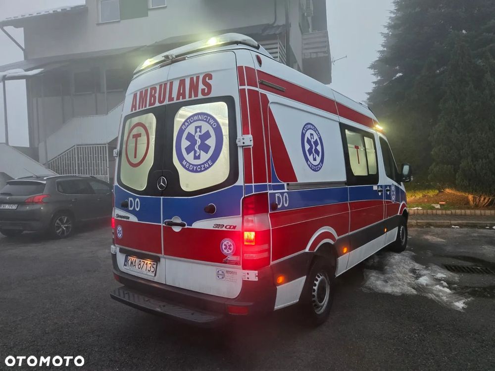 Mercedes-Benz 319 CDI Sprinter Karetka Ambulans Auto-Form karetkizwadowic.pl - 11