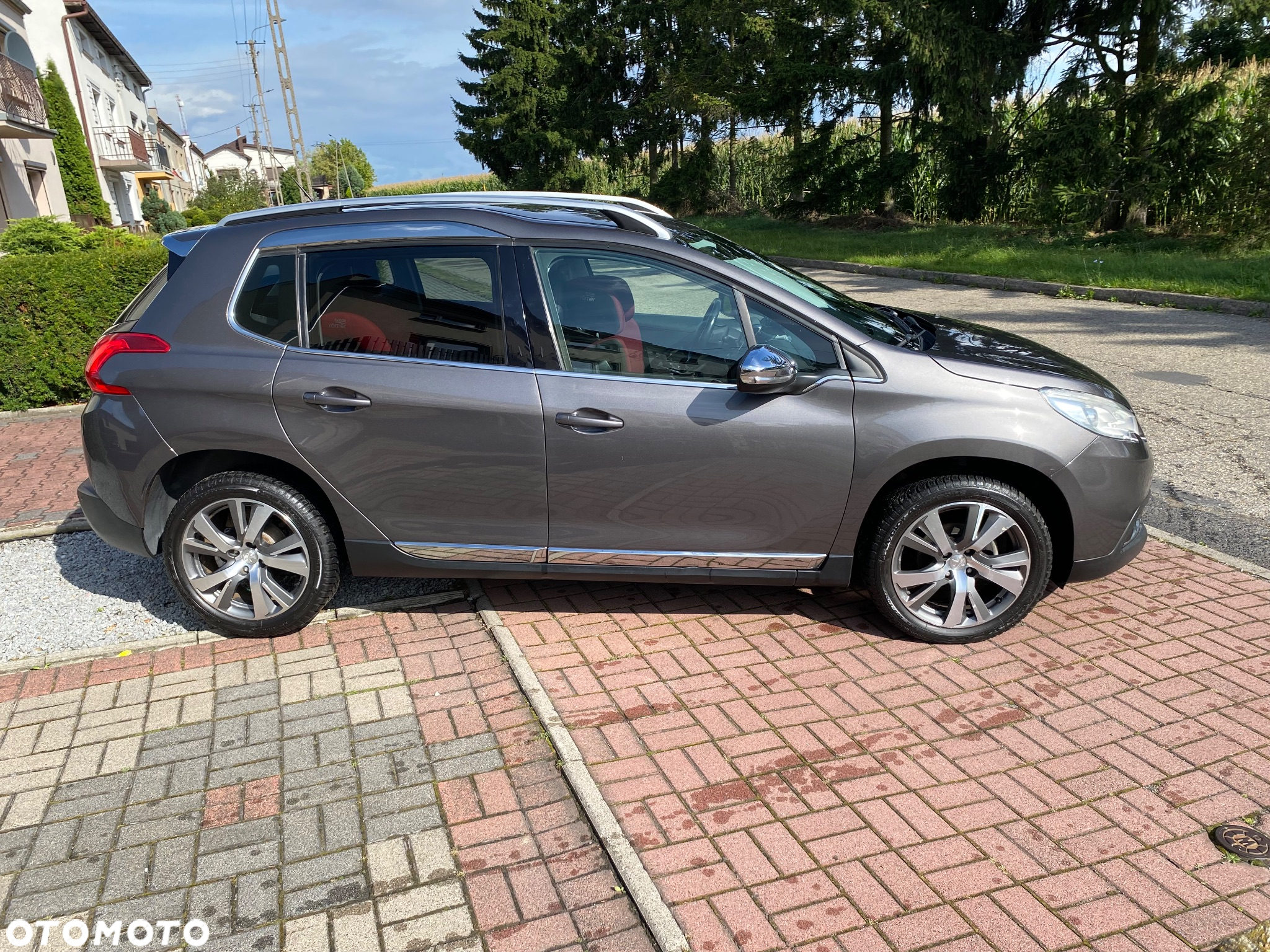 Peugeot 2008 1.6 e-HDi Allure S&S - 4