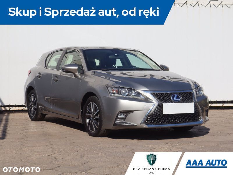 Lexus CT - 3