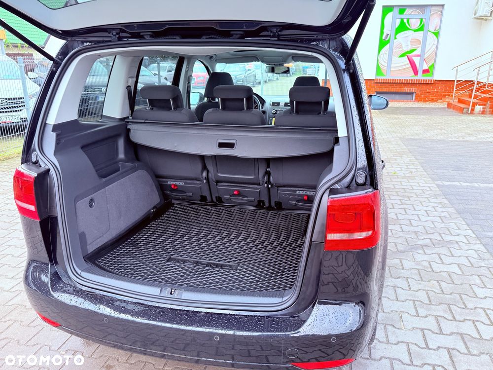 Volkswagen Touran - 13