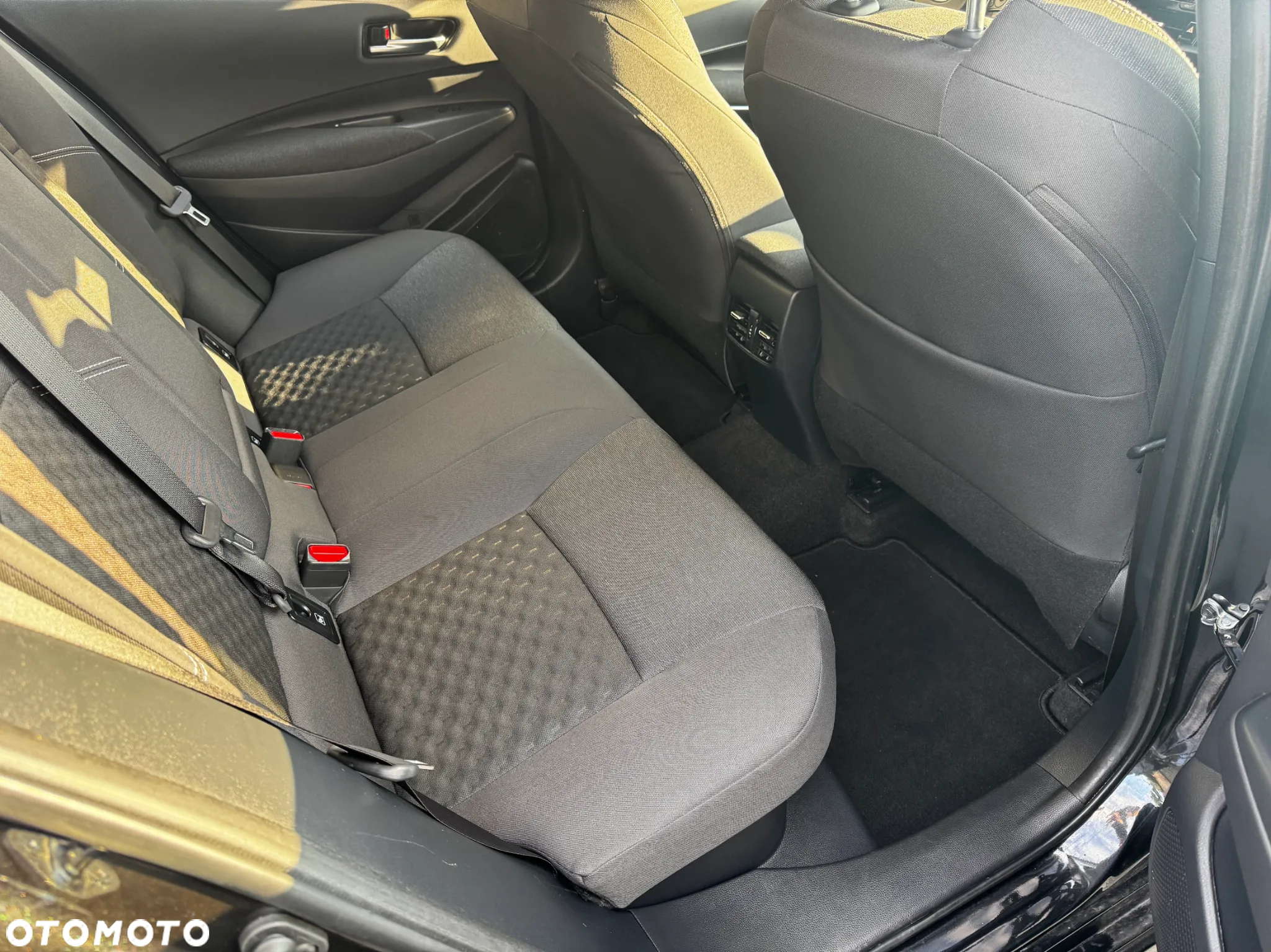 Toyota Corolla 1.8 Hybrid Executive - 15