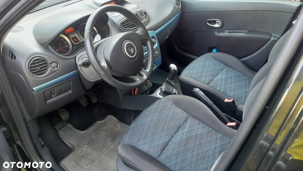 Renault Clio 1.2 16V Alize - 13