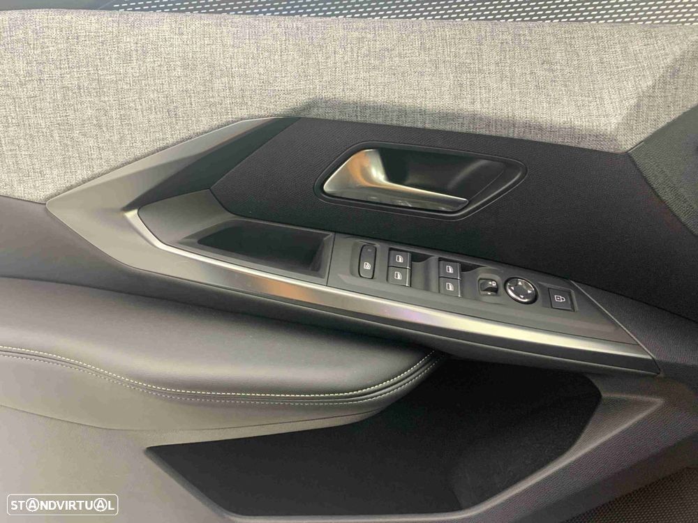 Peugeot E-3008 73 kWh GT - 9