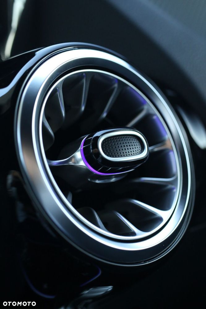 Mercedes-Benz GLA - 31