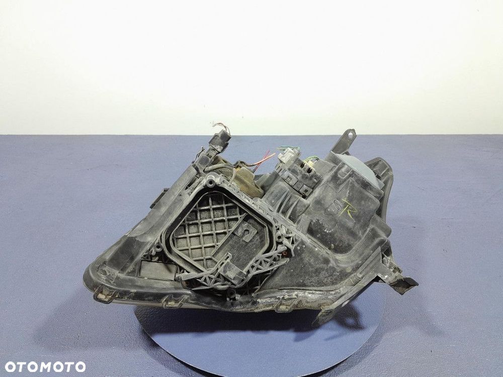TOYOTA AVENSIS II T25 LIFT 06- REFLEKTOR PRAWY - 9