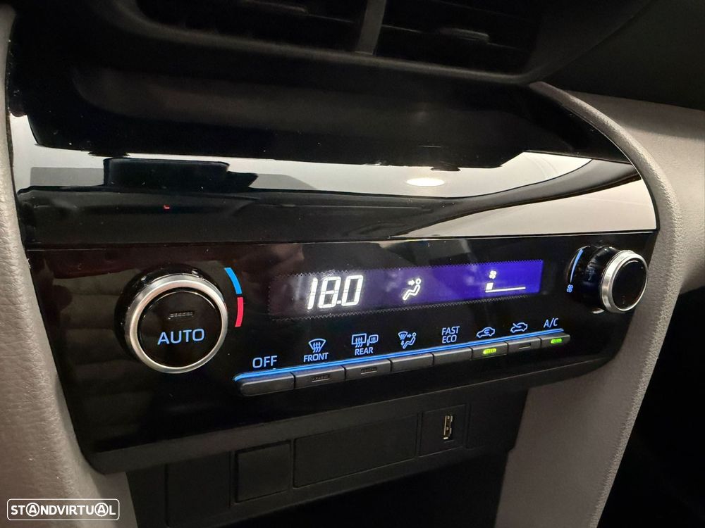 Toyota Yaris Cross 1.5 HDF Comfort Plus - 13