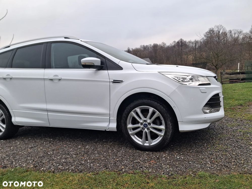 Ford Kuga 1.6 EcoBoost 2x4 Titanium - 5