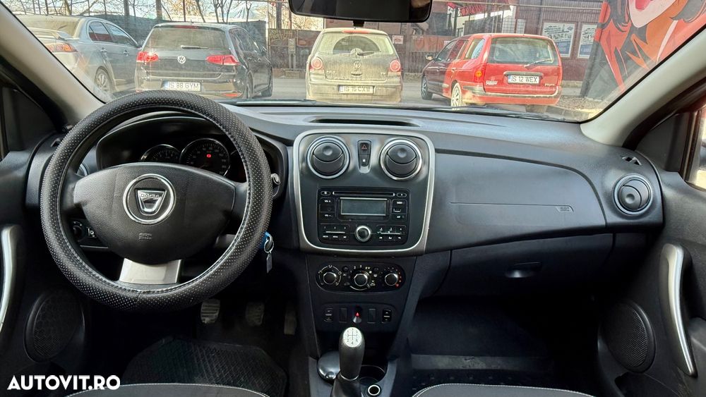 Dacia Logan 1.2 16V Laureate - 8