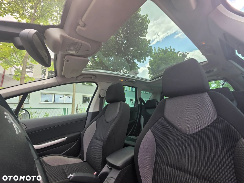 Peugeot 308 1.6 HDi Premium - 28