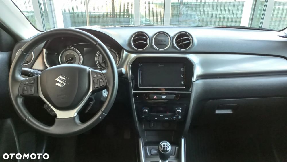 Suzuki Vitara 1.4 Boosterjet SHVS Premium 2WD - 17