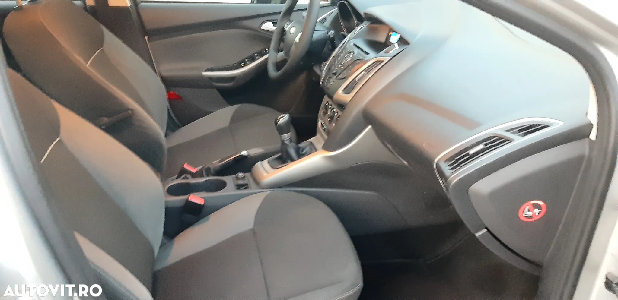 Ford Focus Turnier 1.6 Ti-VCT Champions Edition - 15