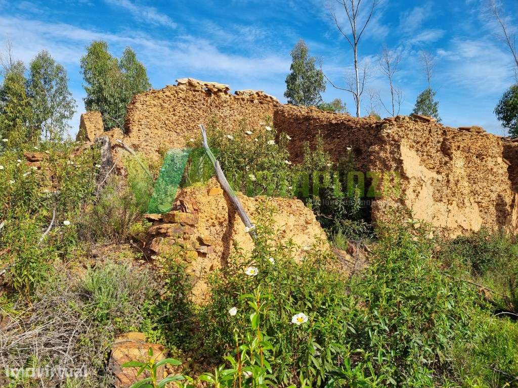 Terreno Misto com Ruína para Recuperar Silves. - Grande imagem: 2/13