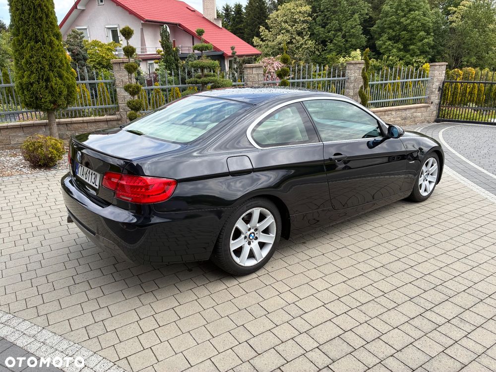 BMW Seria 3 325i - 4
