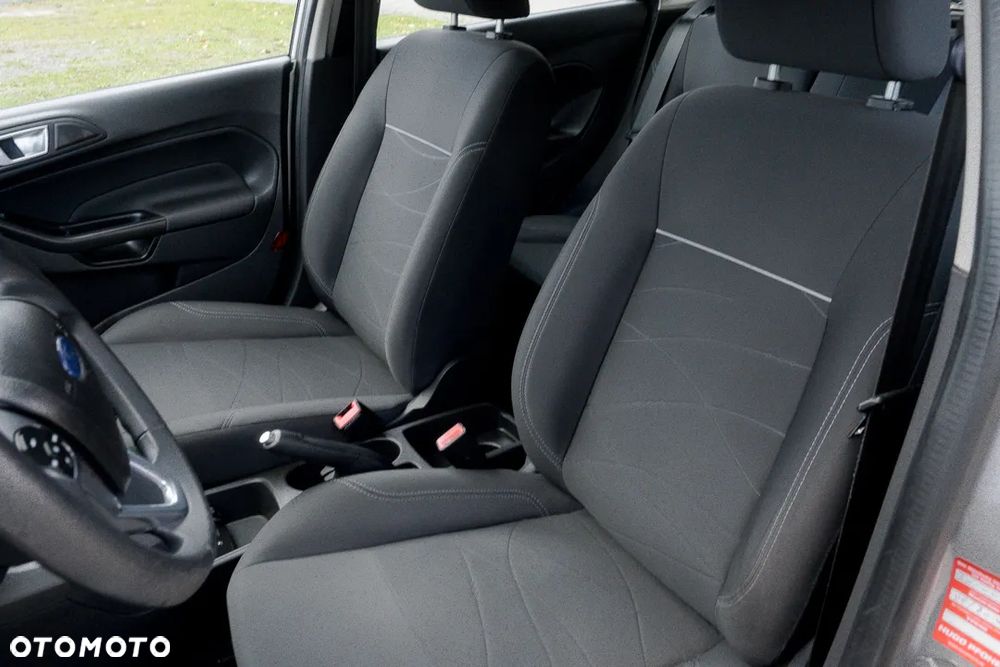 Ford Fiesta 1.25 Silver X - 26