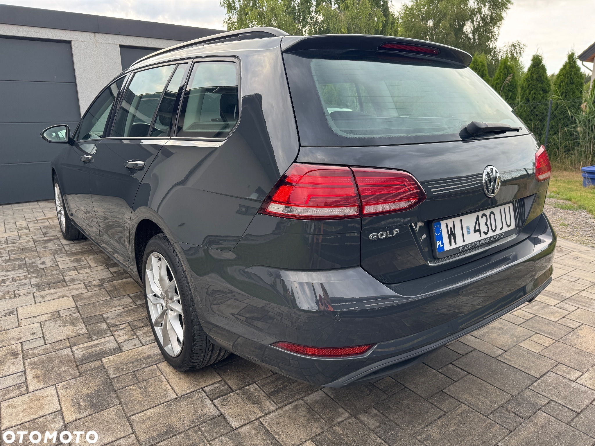 Volkswagen Golf - 10